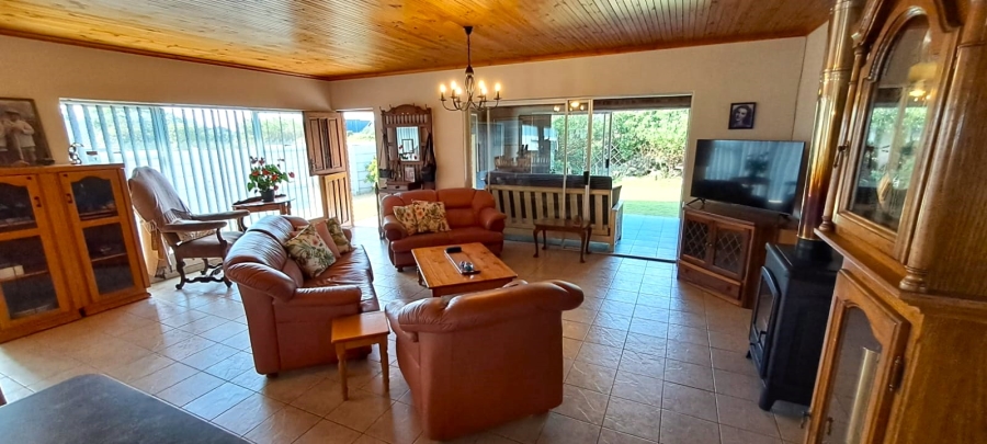 3 Bedroom Property for Sale in Paradise Beach Eastern Cape